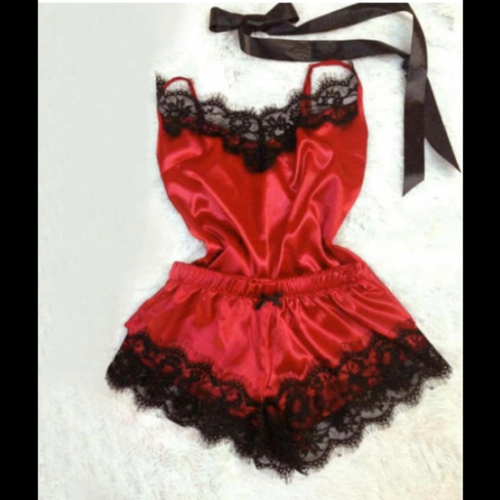 NWT sexy silk eyelash lace short set size med